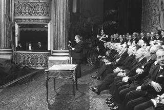 Napoli, Teatro San Carlo: discorso commemorativo del Presidente della Repubblica Giuseppe Saragat in occasione del I centenario della nascita di Benedetto Croce