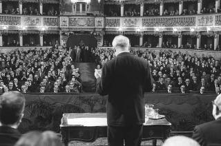 Napoli, Teatro San Carlo: discorso commemorativo del Presidente della Repubblica Giuseppe Saragat in occasione del I centenario della nascita di Benedetto Croce