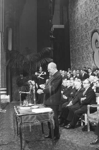 Napoli, Teatro San Carlo: discorso commemorativo del Presidente della Repubblica Giuseppe Saragat in occasione del I centenario della nascita di Benedetto Croce