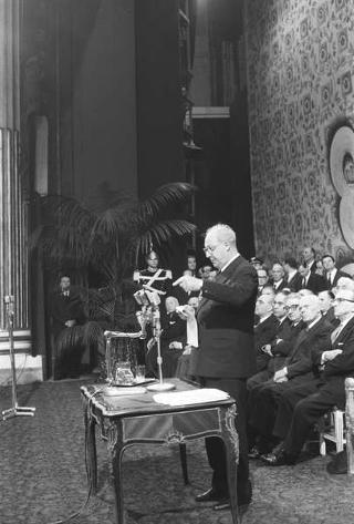 Napoli, Teatro San Carlo: discorso commemorativo del Presidente della Repubblica Giuseppe Saragat in occasione del I centenario della nascita di Benedetto Croce