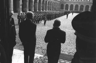 Rappresentanza di corpi e specialità delle tre Forze Armate (2.000 militari congedanti), con il Ministro della difesa Roberto Tremelloni