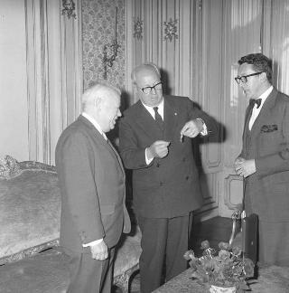 David Dubinsky, viene insignito dell'Ordine della Gran Croce dal Presidente della Repubblica Giuseppe Saragat