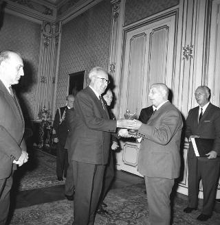 Il Presidente della Repubblica Giuseppe Saragat incontra Mario Argenton, Presidente della Federazione italiana volontari della libertà, con i presidenti delle Associazioni federate