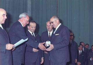Intervento del Presidente della Repubblica Giuseppe Saragat alla cerimonia per il conferimento delle Stelle al Merito ai nuovi Maestri del Lavoro EUR, Palazzo della civiltà del lavoro