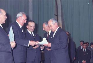 Intervento del Presidente della Repubblica Giuseppe Saragat alla cerimonia per il conferimento delle Stelle al Merito ai nuovi Maestri del Lavoro EUR, Palazzo della civiltà del lavoro