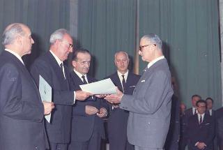 Intervento del Presidente della Repubblica Giuseppe Saragat alla cerimonia per il conferimento delle Stelle al Merito ai nuovi Maestri del Lavoro EUR, Palazzo della civiltà del lavoro