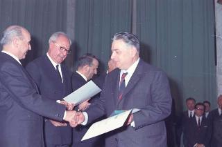 Intervento del Presidente della Repubblica Giuseppe Saragat alla cerimonia per il conferimento delle Stelle al Merito ai nuovi Maestri del Lavoro EUR, Palazzo della civiltà del lavoro