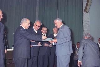 Intervento del Presidente della Repubblica Giuseppe Saragat alla cerimonia per il conferimento delle Stelle al Merito ai nuovi Maestri del Lavoro EUR, Palazzo della civiltà del lavoro