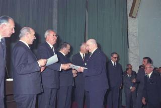 Intervento del Presidente della Repubblica Giuseppe Saragat alla cerimonia per il conferimento delle Stelle al Merito ai nuovi Maestri del Lavoro EUR, Palazzo della civiltà del lavoro