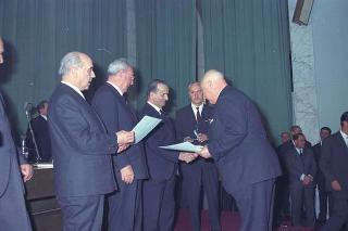 Intervento del Presidente della Repubblica Giuseppe Saragat alla cerimonia per il conferimento delle Stelle al Merito ai nuovi Maestri del Lavoro EUR, Palazzo della civiltà del lavoro