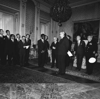 Visita di omaggio al Presidente della Repubblica Giuseppe Saragat di Marcello Boldrini, Presidente dell'ENI, con gli allievi della Scuola di studi superiori sugli idrocarburi "Enrico Mattei"