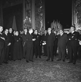 Il Presidente della Repubblica Giuseppe Saragat riceve in udienza Giudice Juvenal Marchisio, Presidente dell'"American Committee on Italian Migration", con i delegati al V Simposio del Comitato medesimo