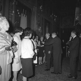 Il Presidente della Repubblica Giuseppe Saragat riceve in udienza Giudice Juvenal Marchisio, Presidente dell'"American Committee on Italian Migration", con i delegati al V Simposio del Comitato medesimo