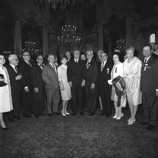 Il Presidente della Repubblica Giuseppe Saragat riceve in udienza Giudice Juvenal Marchisio, Presidente dell'"American Committee on Italian Migration", con i delegati al V Simposio del Comitato medesimo