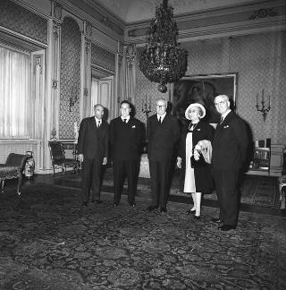 Il Presidente della Repubblica Giuseppe Saragat riceve in udienza il Sen. Antonio Bonadies, Presidente dell'Associazione italo-svizzera di cultura