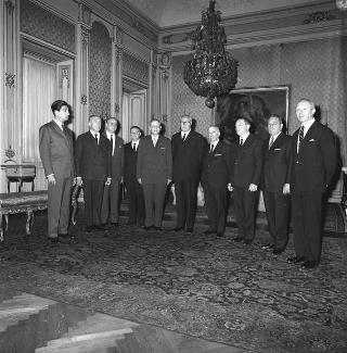 Il Presidente della Repubblica Giuseppe Saragat riceve in udienza il Generale  di Corpo d'Armata Luigi Chatrian, Presidente dell'Opera nazionale orfani di guerra, con la Giunta esecutiva