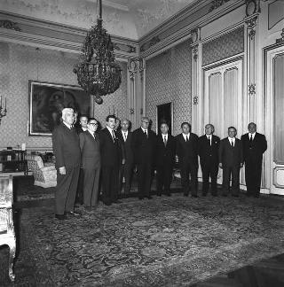 Il Presidente della Repubblica Giuseppe Saragat riceve in udienza Cesare Matteini, Presidente dell'Ente autonomo Mostra mercato nazionale dell'artigianato, con il Consiglio di amministrazione
