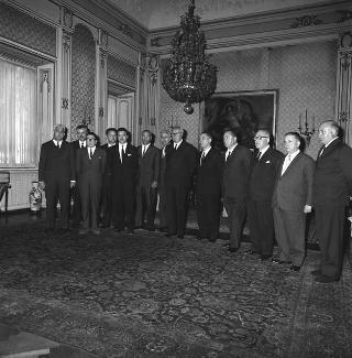 Il Presidente della Repubblica Giuseppe Saragat riceve in udienza Cesare Matteini, Presidente dell'Ente autonomo Mostra mercato nazionale dell'artigianato, con il Consiglio di amministrazione