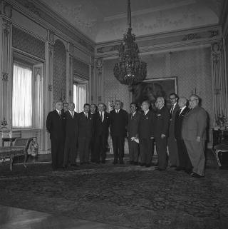Il Presidente della Repubblica Giuseppe Saragat riceve in udienza  Luigi Bertett, Presidente del Consiglio di amministrazione della Società Valtur, con i componenti del Consiglio di amministrazione, il Comitato esecutivo ed il Collegio sindacale