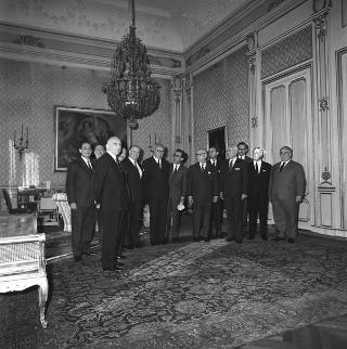 Il Presidente della Repubblica Giuseppe Saragat riceve in udienza  Luigi Bertett, Presidente del Consiglio di amministrazione della Società Valtur, con i componenti del Consiglio di amministrazione, il Comitato esecutivo ed il Collegio sindacale