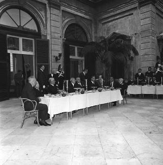 Ricevimento offerto dal Presidente della Repubblica Giuseppe Saragat ai sindaci per il ventesimo anniversario della fondazione della Repubblica