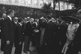 Ricevimento offerto dal Presidente della Repubblica Giuseppe Saragat al Corpo Diplomatico per il ventesimo anniversario della fondazione della Repubblica