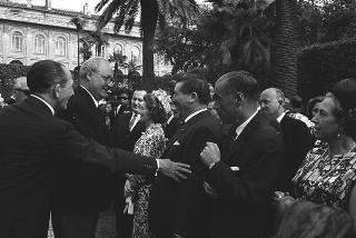 Ricevimento offerto dal Presidente della Repubblica Giuseppe Saragat al Corpo Diplomatico per il ventesimo anniversario della fondazione della Repubblica