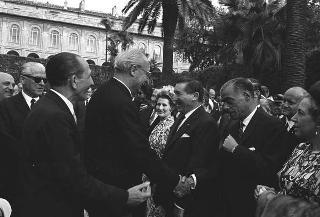 Ricevimento offerto dal Presidente della Repubblica Giuseppe Saragat al Corpo Diplomatico per il ventesimo anniversario della fondazione della Repubblica