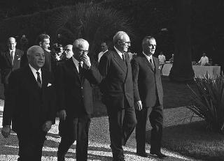 Ricevimento offerto dal Presidente della Repubblica Giuseppe Saragat al Corpo Diplomatico per il ventesimo anniversario della fondazione della Repubblica