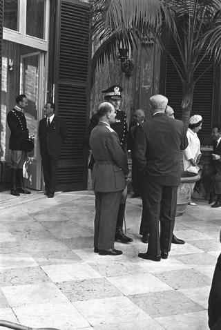 Ricevimento offerto dal Presidente della Repubblica Giuseppe Saragat al Corpo Diplomatico per il ventesimo anniversario della fondazione della Repubblica