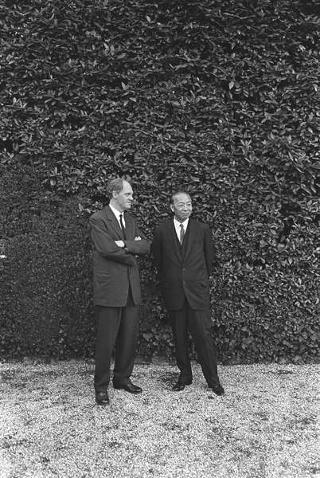 Ricevimento offerto dal Presidente della Repubblica Giuseppe Saragat al Corpo Diplomatico per il ventesimo anniversario della fondazione della Repubblica
