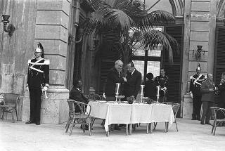 Ricevimento offerto dal Presidente della Repubblica Giuseppe Saragat al Corpo Diplomatico per il ventesimo anniversario della fondazione della Repubblica