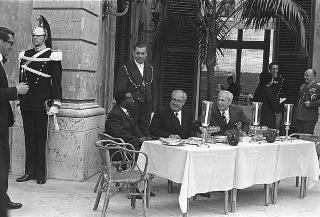Ricevimento offerto dal Presidente della Repubblica Giuseppe Saragat al Corpo Diplomatico per il ventesimo anniversario della fondazione della Repubblica