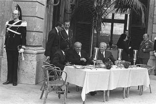 Ricevimento offerto dal Presidente della Repubblica Giuseppe Saragat al Corpo Diplomatico per il ventesimo anniversario della fondazione della Repubblica