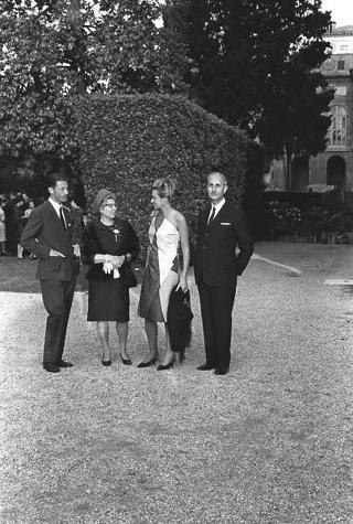 Ricevimento offerto dal Presidente della Repubblica Giuseppe Saragat al Corpo Diplomatico per il ventesimo anniversario della fondazione della Repubblica