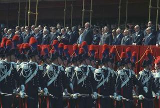 Deposizione di una corona di alloro al Sacello del Milite Ignoto all'Altare della Patria da parte del Presidente della Repubblica Giuseppe Saragat e la sua partecipazione alla Rivista Militare in occasione della Festa della Repubblica