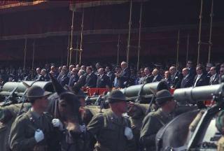 Deposizione di una corona di alloro al Sacello del Milite Ignoto all'Altare della Patria da parte del Presidente della Repubblica Giuseppe Saragat e la sua partecipazione alla Rivista Militare in occasione della Festa della Repubblica