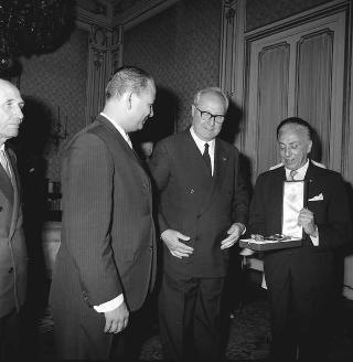 Il Presidente della Repubblica Giuseppe Saragat riceve in udienza i rappresentati dei Paesi sudamericani