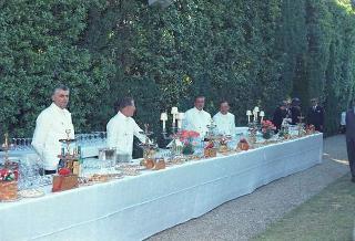 Ricevimento offerto dal Presidente della Repubblica Giuseppe Saragat nei giardini del Quirinale per il ventesimo anniversario della fondazione della Repubblica