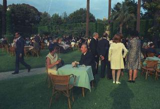Ricevimento offerto dal Presidente della Repubblica Giuseppe Saragat nei giardini del Quirinale per il ventesimo anniversario della fondazione della Repubblica