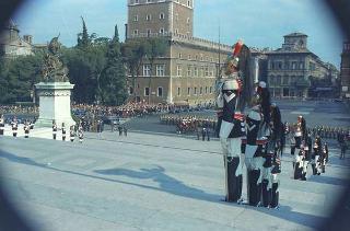 Ricevimento offerto dal Presidente della Repubblica Giuseppe Saragat nei giardini del Quirinale per il ventesimo anniversario della fondazione della Repubblica
