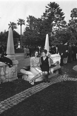 Ricevimento offerto dal Presidente della Repubblica Giuseppe Saragat nei giardini del Quirinale per il ventesimo anniversario della fondazione della Repubblica