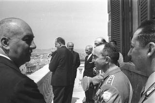 Ricevimento offerto dal Presidente della Repubblica Giuseppe Saragat nei giardini del Quirinale per il ventesimo anniversario della fondazione della Repubblica