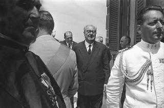 Ricevimento offerto dal Presidente della Repubblica Giuseppe Saragat nei giardini del Quirinale per il ventesimo anniversario della fondazione della Repubblica
