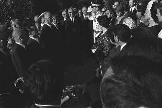 Ricevimento offerto dal Presidente della Repubblica Giuseppe Saragat nei giardini del Quirinale per il ventesimo anniversario della fondazione della Repubblica