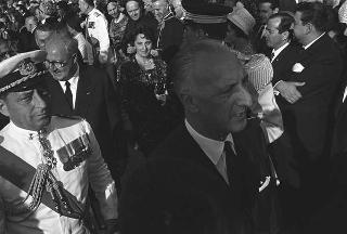 Ricevimento offerto dal Presidente della Repubblica Giuseppe Saragat nei giardini del Quirinale per il ventesimo anniversario della fondazione della Repubblica