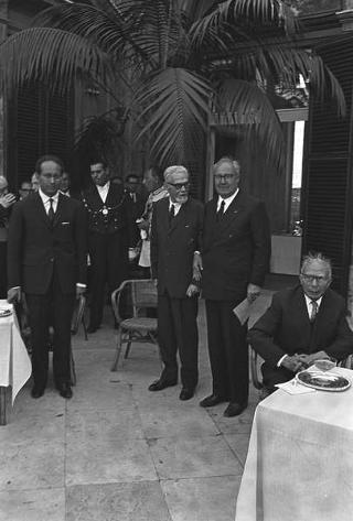 Ricevimento offerto dal Presidente della Repubblica Giuseppe Saragat nei giardini del Quirinale per il ventesimo anniversario della fondazione della Repubblica