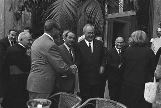 Ricevimento offerto dal Presidente della Repubblica Giuseppe Saragat nei giardini del Quirinale per il ventesimo anniversario della fondazione della Repubblica