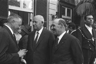 Ricevimento offerto dal Presidente della Repubblica Giuseppe Saragat nei giardini del Quirinale per il ventesimo anniversario della fondazione della Repubblica