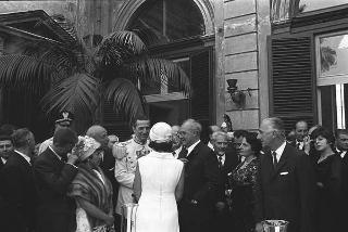 Ricevimento offerto dal Presidente della Repubblica Giuseppe Saragat nei giardini del Quirinale per il ventesimo anniversario della fondazione della Repubblica